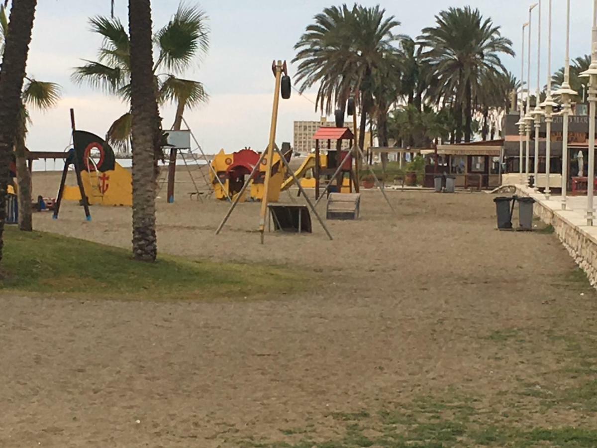 Apartamento Paseo Marítimo Antonio Banderas Malaga Bagian luar foto