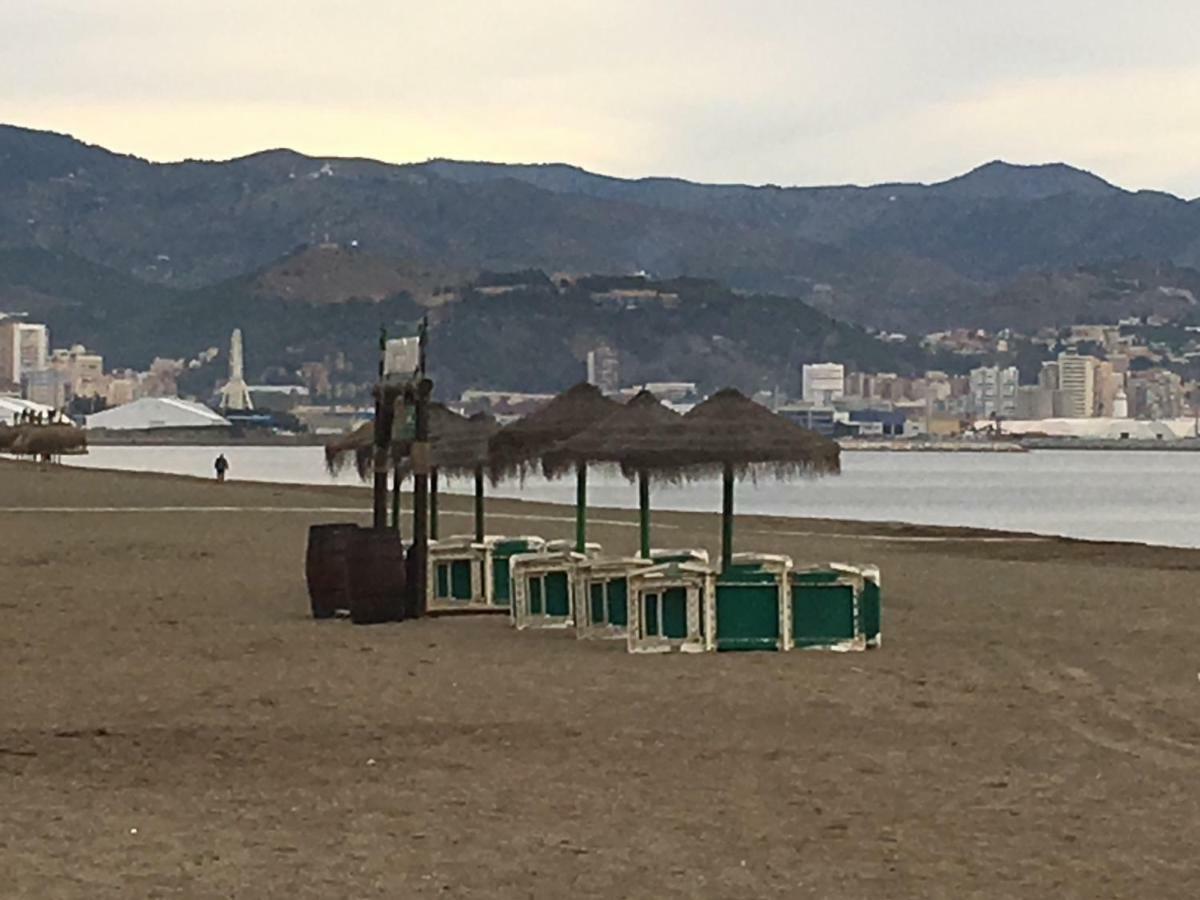 Apartamento Paseo Marítimo Antonio Banderas Malaga Bagian luar foto