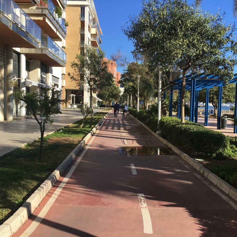 Apartamento Paseo Marítimo Antonio Banderas Malaga Bagian luar foto